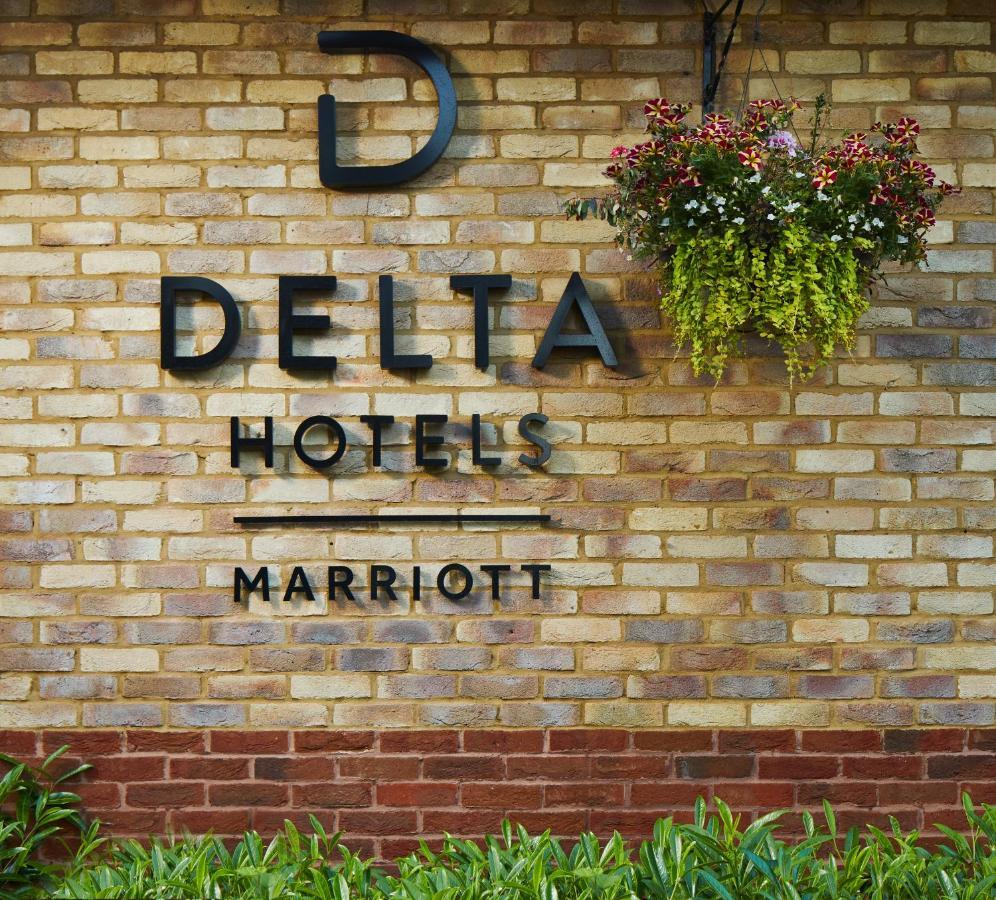 Delta Hotels By Marriott Cheshunt Broxbourne Esterno foto